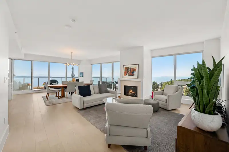 1601 1500 MARTIN STREET - photo 4 of 33