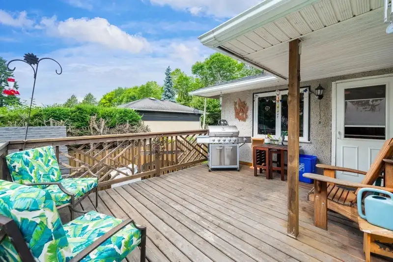 10320 CAITHCART ROAD - photo 2 of 32