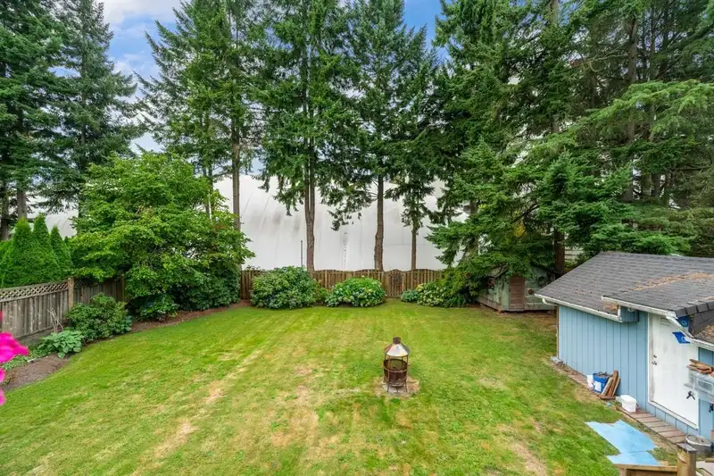 10320 CAITHCART ROAD - photo 4 of 32