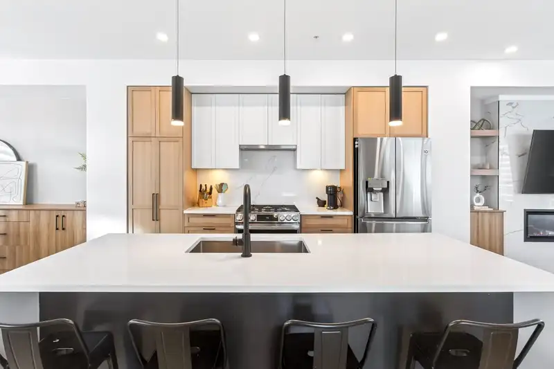 12 20763 76 AVENUE - photo 4 of 36