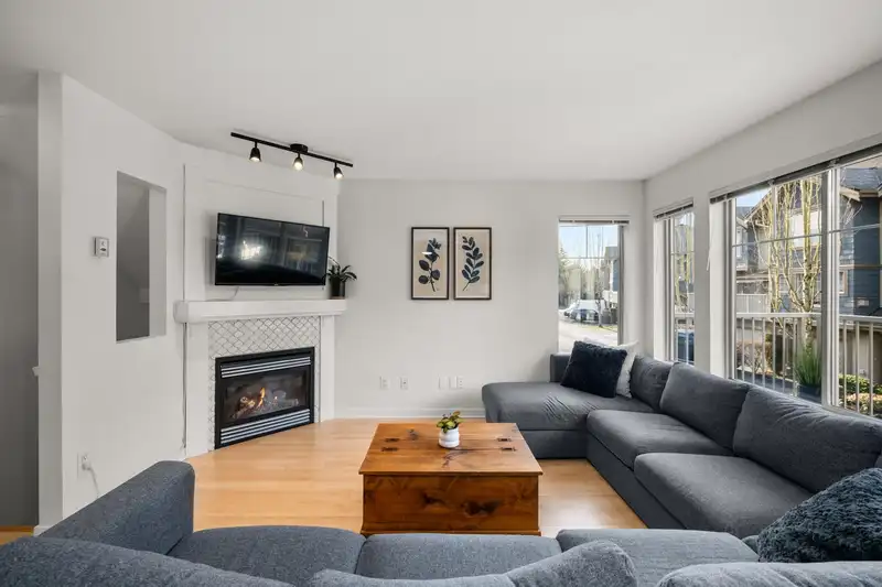 49 20761 DUNCAN WAY - photo 4 of 40
