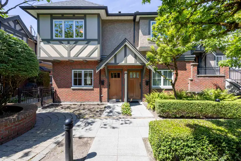 6139 OAK STREET - photo 1 of 33