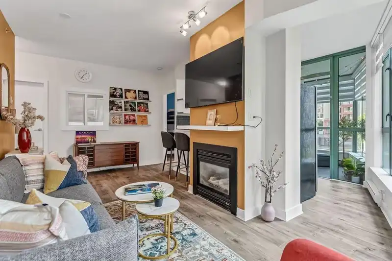 302 1238 BURRARD STREET - photo 1 of 1