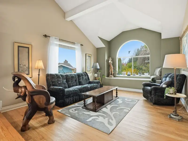 1481 SHAUGHNESSY PLACE - photo 3 of 40