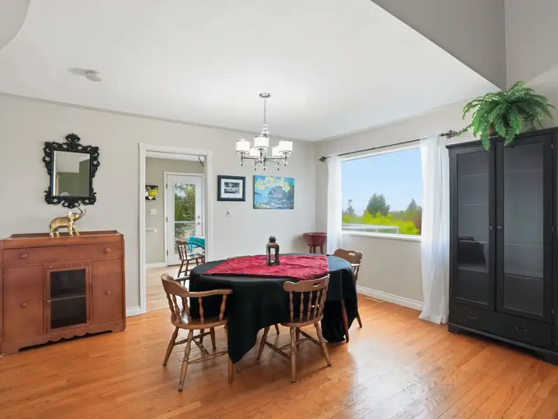 1481 SHAUGHNESSY PLACE - photo 4 of 40