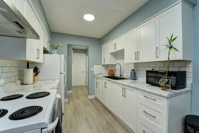 202 33450 GEORGE FERGUSON WAY - photo 4 of 16