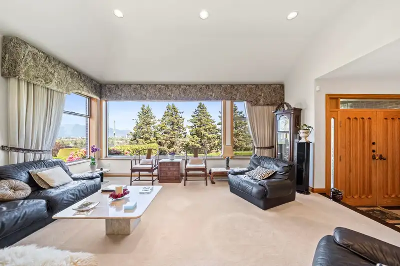 4233 QUESNEL DRIVE - photo 3 of 40