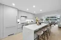 205 1331 MARINE DRIVE - thumbnail 1