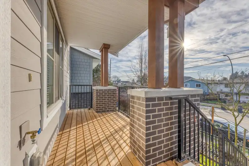 6 2145 PRAIRIE AVENUE - photo 4 of 37