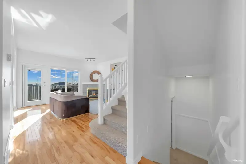 38 1751 PADDOCK DRIVE - photo 4 of 34
