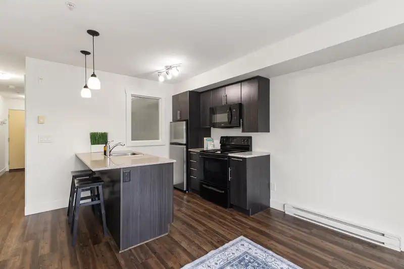 321 2565 CAMPBELL AVENUE - photo 2 of 24