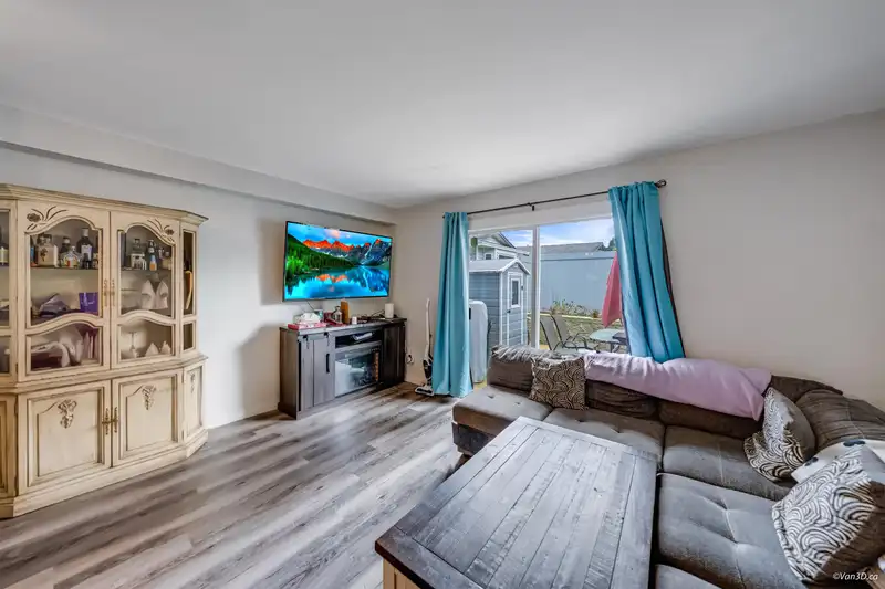 35 22411 124 AVENUE - photo 4 of 31