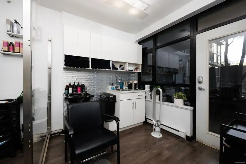 1082 HORNBY STREET - photo 4 of 21