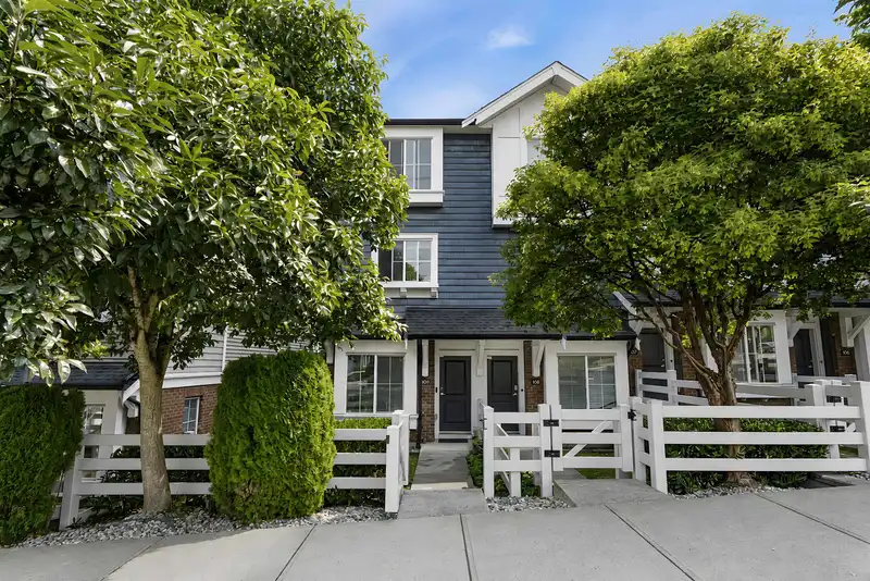109 14833 61 AVENUE - photo 3 of 36