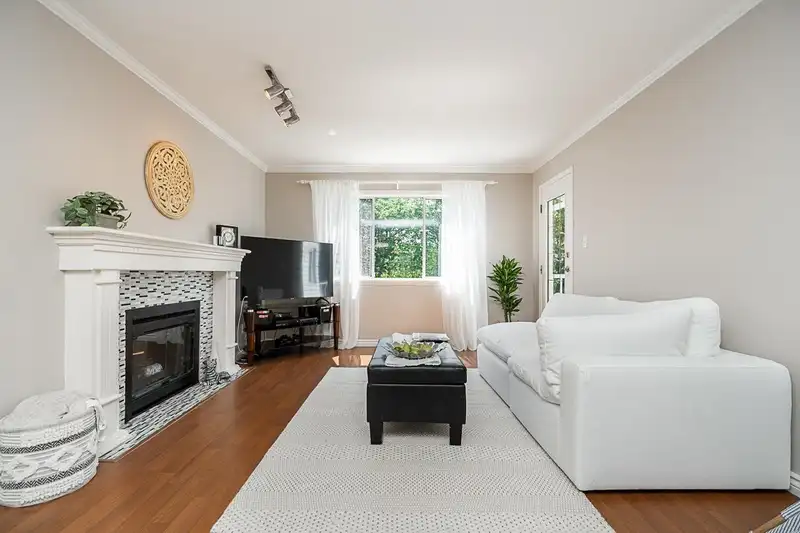 1932 JACANA AVENUE - photo 3 of 35