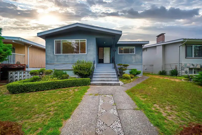 3063 ROSEMONT DRIVE - photo 1 of 34