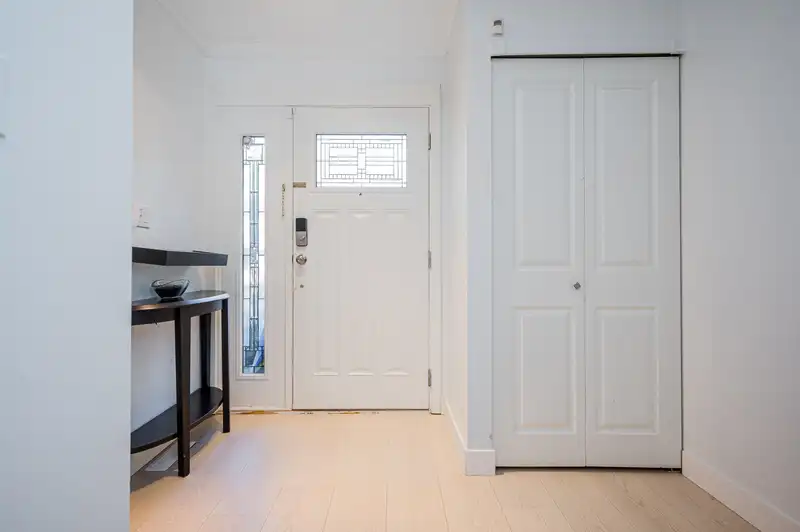 4814 FERNGLEN DRIVE - photo 3 of 32