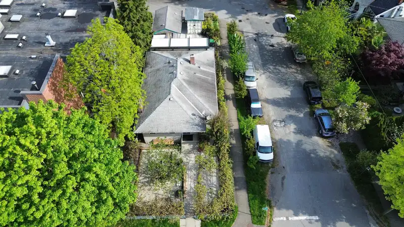 1385 E 7TH AVENUE - photo 2 of 11