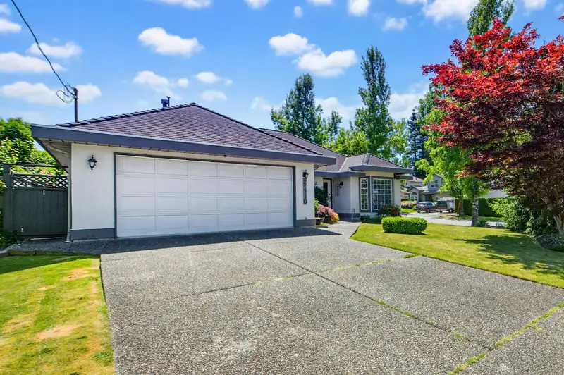 21710 46 AVENUE - photo 2 of 40