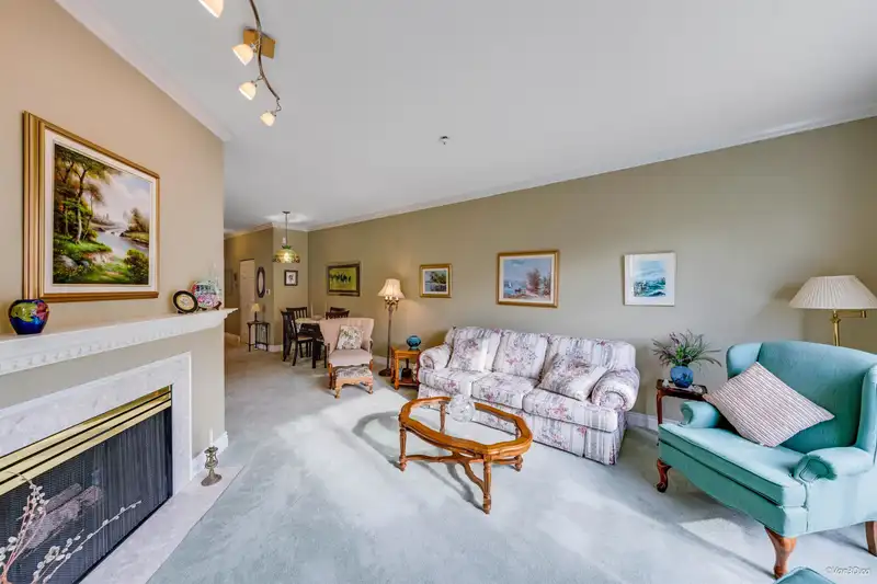 315 2985 PRINCESS CRESCENT - photo 2 of 40