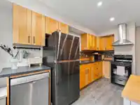 320 E 32ND AVENUE - thumbnail 9