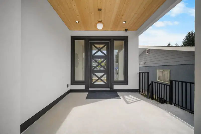 2320 CASCADE STREET - photo 3 of 39