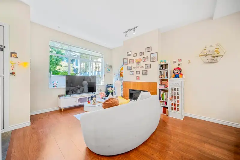 80 6878 SOUTHPOINT DRIVE - photo 4 of 19