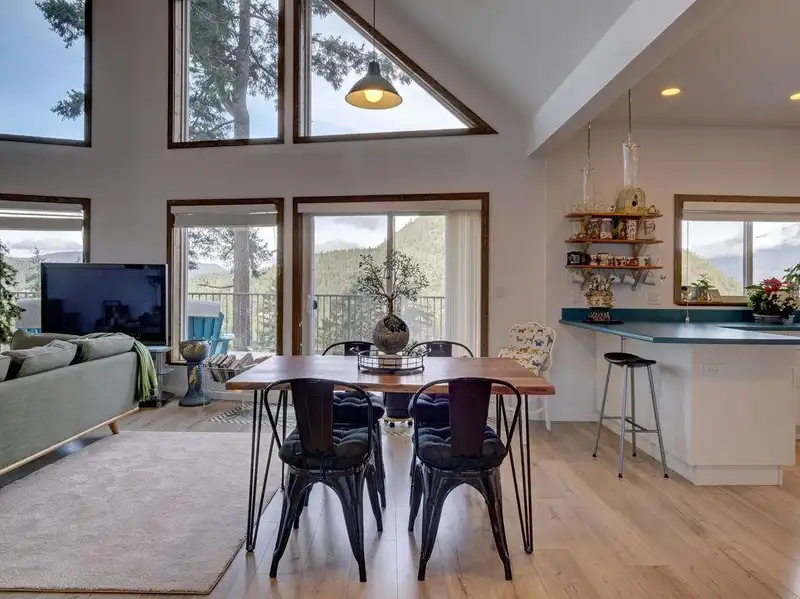 5280 CECIL HILL ROAD - photo 4 of 39