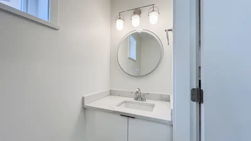 1155 KEEFER STREET - photo 4 of 8
