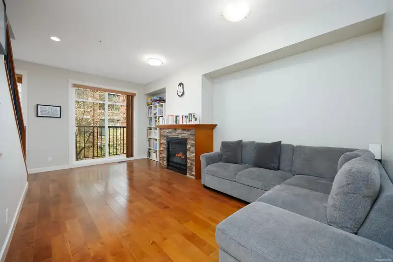 55 8068 207 STREET - photo 2 of 31