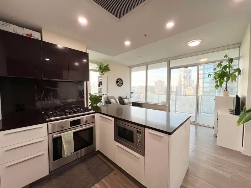 1006 6383 MCKAY AVENUE - photo 3 of 27