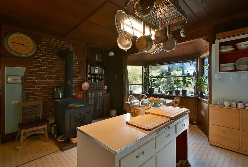 5066 SHERMAN LANE - photo 4 of 25