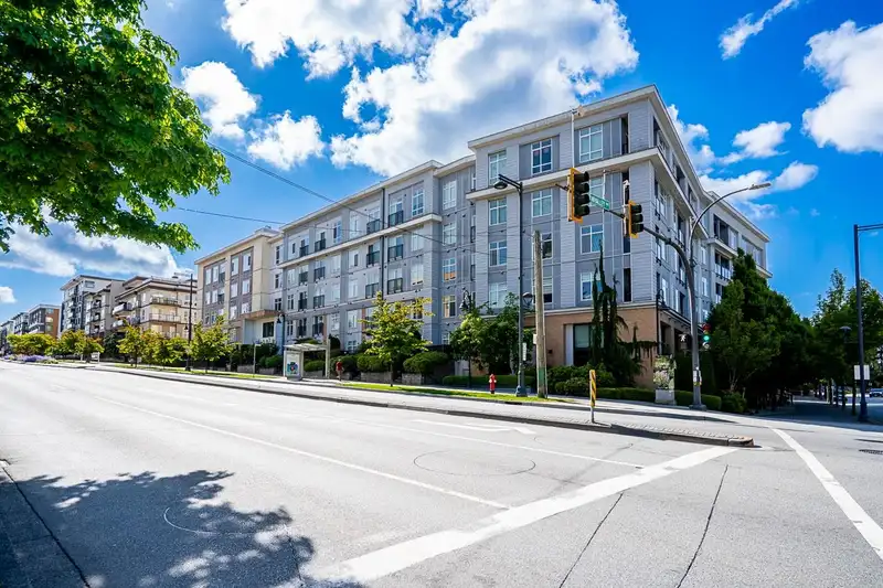 103 13728 108 AVENUE - photo 1 of 30