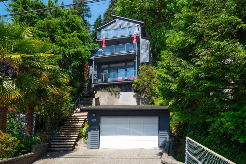 2643 PANORAMA DRIVE - photo 1 of 40