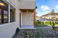 42 3151 SPRINGFIELD DRIVE - thumbnail 2