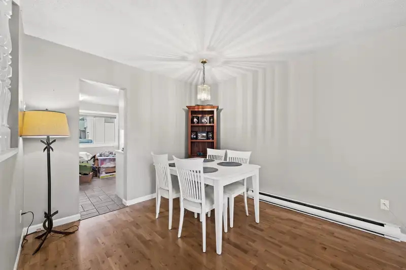 42 3151 SPRINGFIELD DRIVE - photo 4 of 31