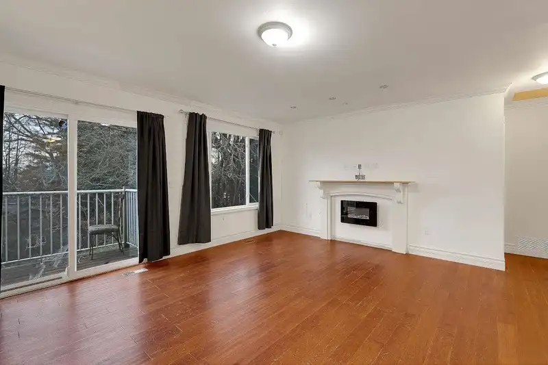 32774 7TH AVENUE - photo 4 of 35