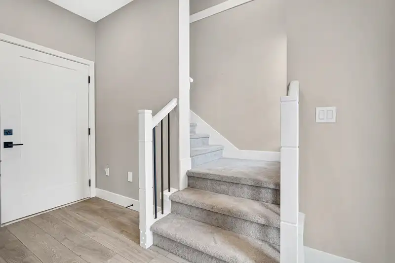 10 20155 84 AVENUE - photo 4 of 36