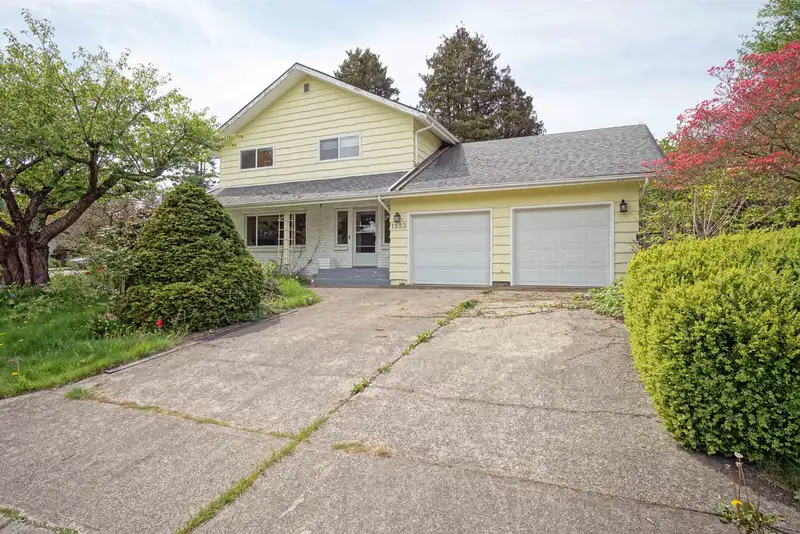 1523 PARKER PLACE - photo 1 of 24