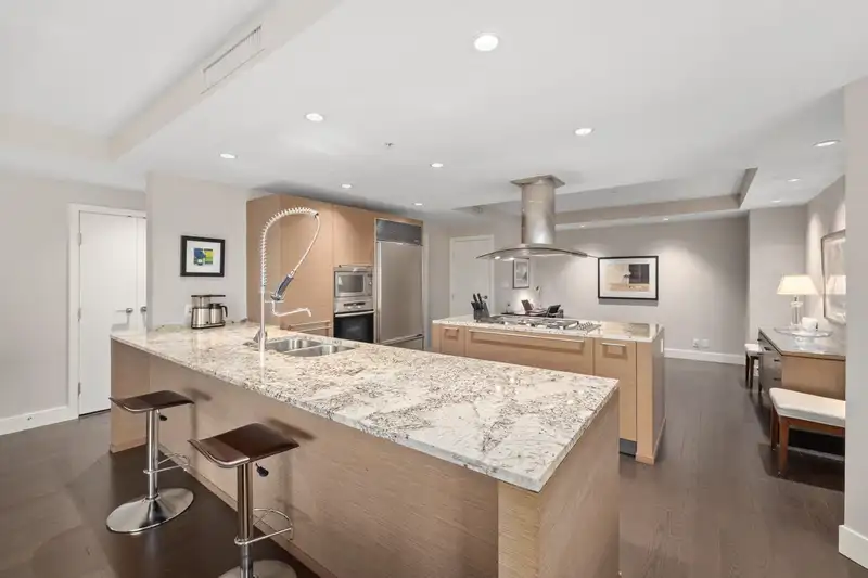 2601 1111 ALBERNI STREET - photo 1 of 32