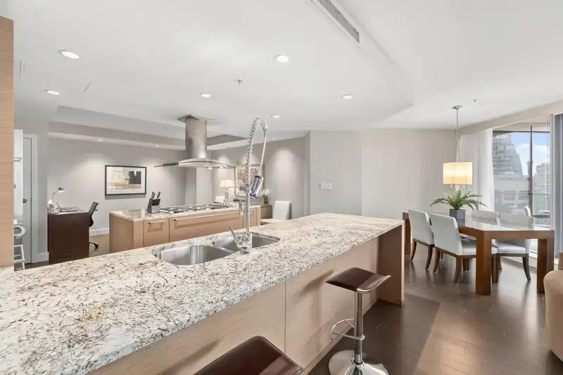 2601 1111 ALBERNI STREET - photo 3 of 32
