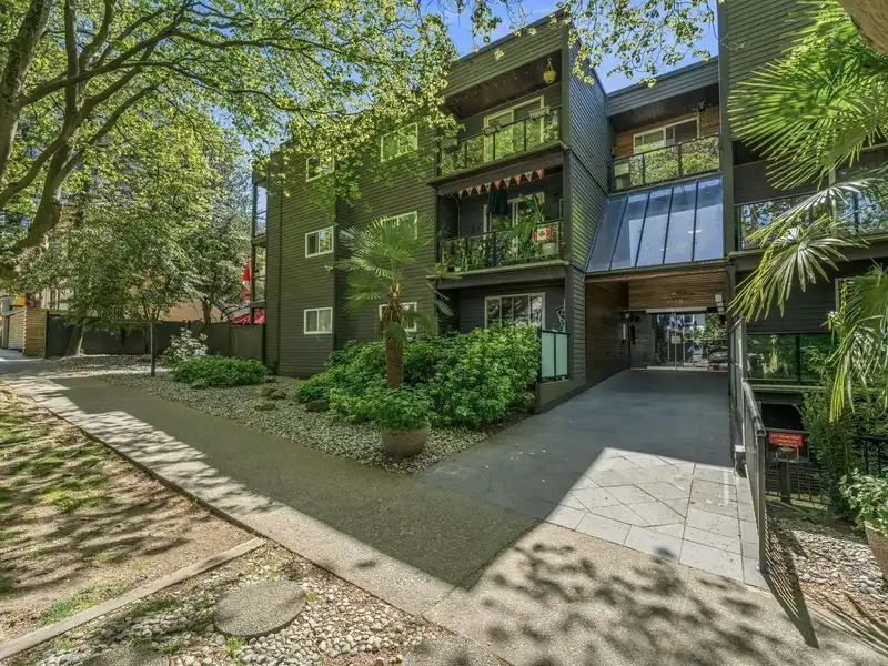 409 1550 BARCLAY STREET - photo 1 of 21
