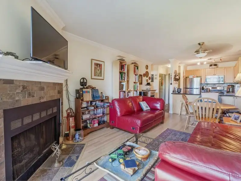 409 1550 BARCLAY STREET - photo 3 of 21
