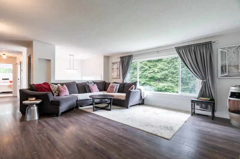 24991 100 AVENUE - photo 3 of 40
