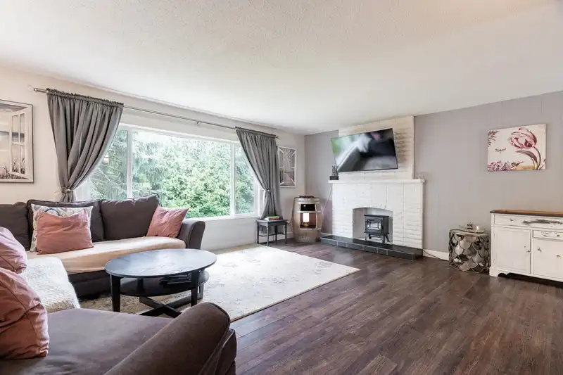24991 100 AVENUE - photo 4 of 40