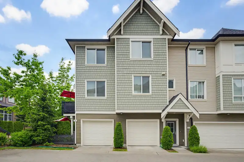 131 8138 204 STREET - photo 1 of 40