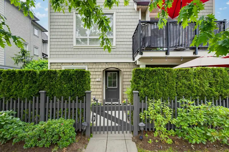 131 8138 204 STREET - photo 2 of 40