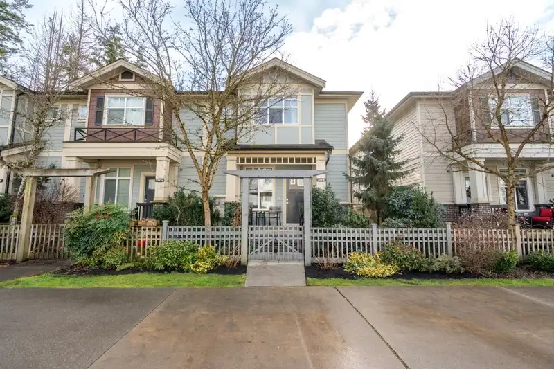 20450 84 AVENUE - photo 1 of 36