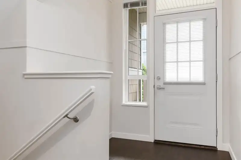 59 5510 ADMIRAL WAY - photo 4 of 36