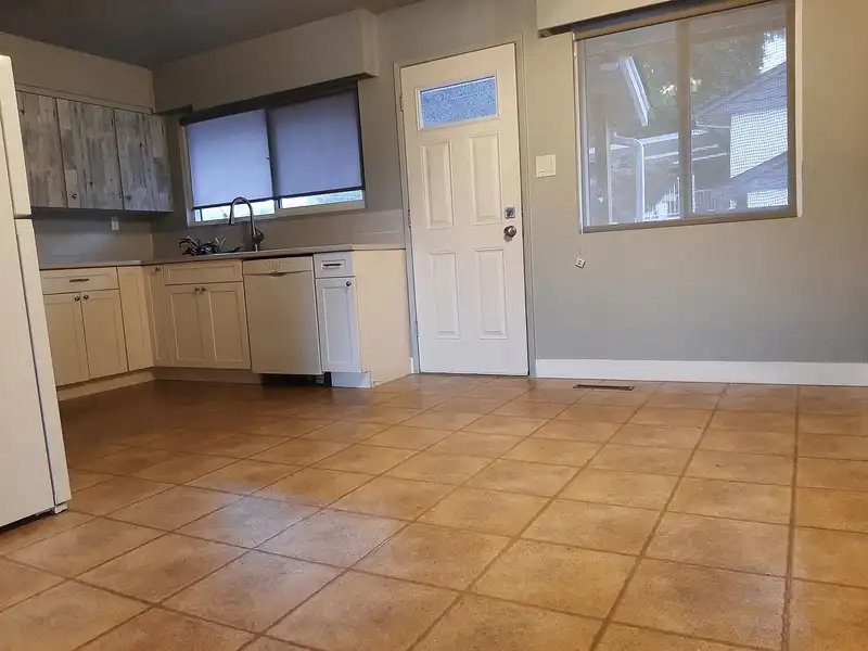 9720 CROWN CRESCENT - photo 3 of 13